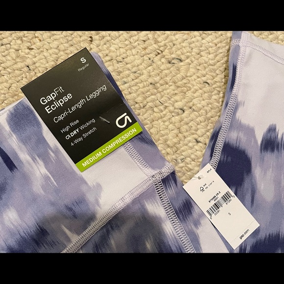 NWT GapFit cropped Eclipse leggings - Picture 2 of 6